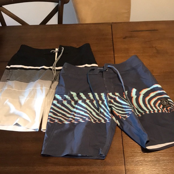 Bundle of 2 swim trunks Volcom & Goodfellow W28 - Picture 1 of 16